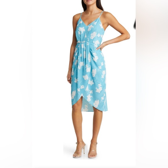 Chelsea28 Dresses & Skirts - Chelsea28 Sleeveless Faux Wrap Dress

Size 2X